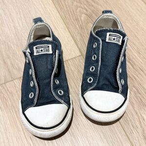 Toddler size 9 Velcro Converse